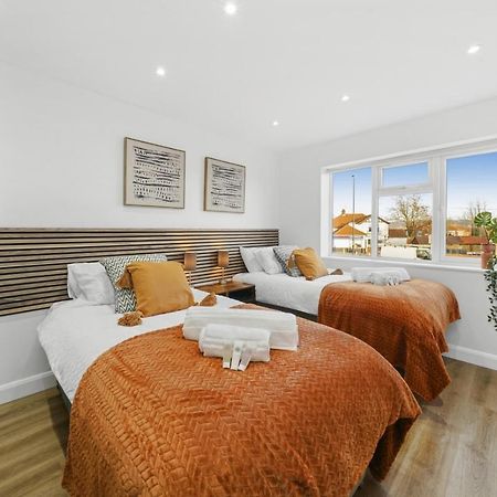 Modern Bungalow In Maidstone Sleeps 5 With Free Parking ภายนอก รูปภาพ