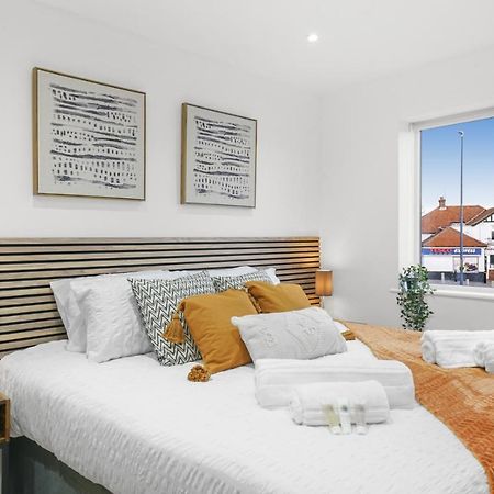 Modern Bungalow In Maidstone Sleeps 5 With Free Parking ภายนอก รูปภาพ