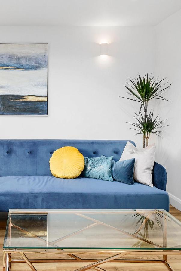 Modern Bungalow In Maidstone Sleeps 5 With Free Parking ภายนอก รูปภาพ
