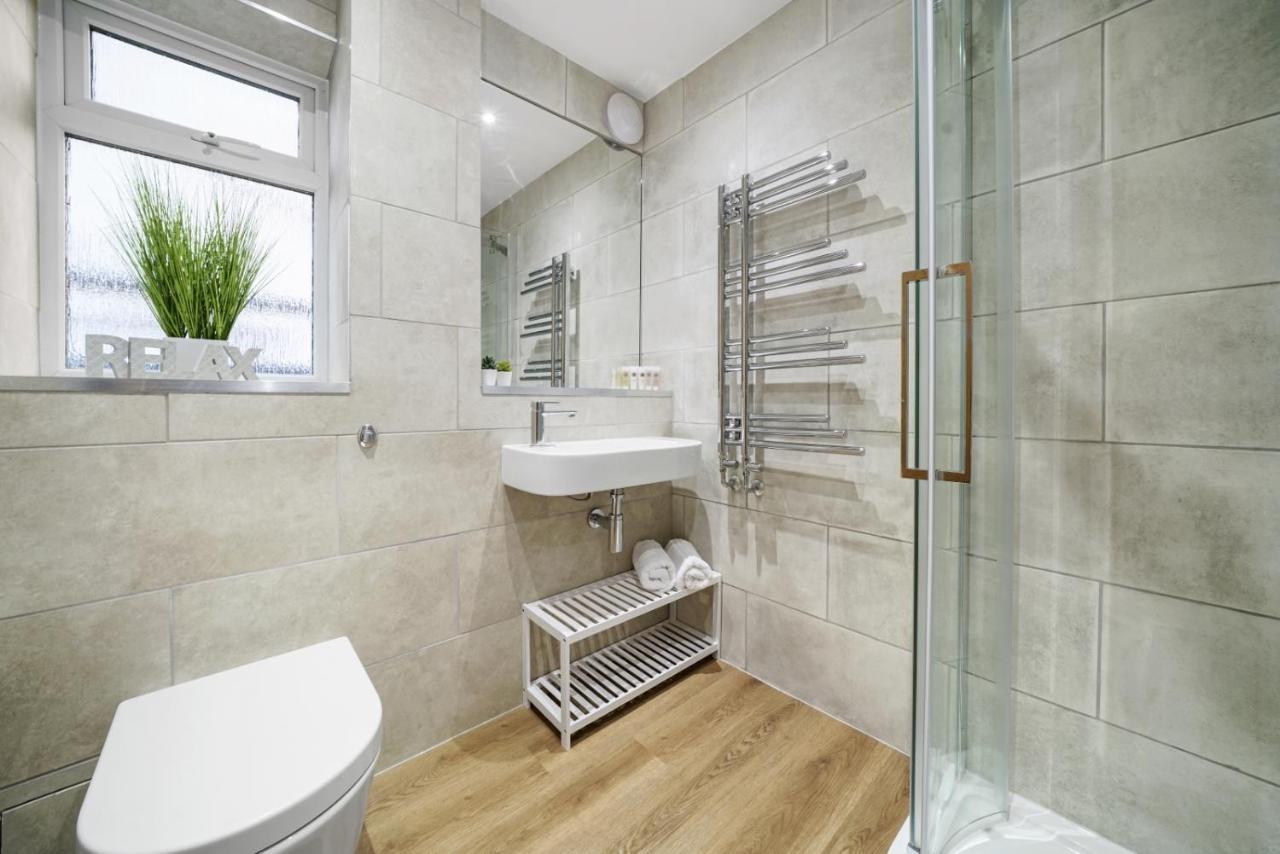 Modern Bungalow In Maidstone Sleeps 5 With Free Parking ภายนอก รูปภาพ