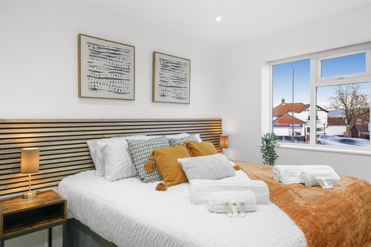 Modern Bungalow In Maidstone Sleeps 5 With Free Parking ภายนอก รูปภาพ