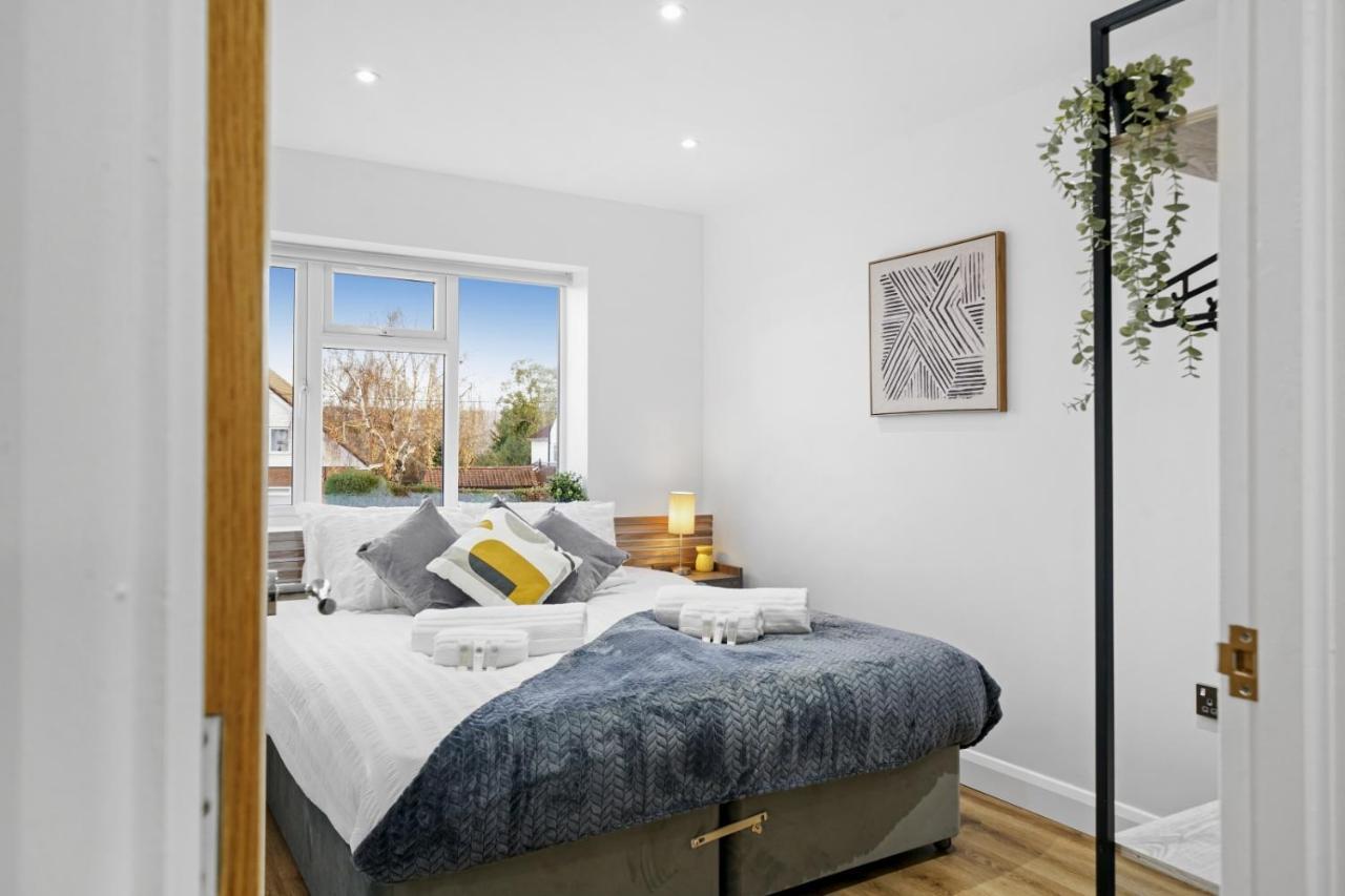 Modern Bungalow In Maidstone Sleeps 5 With Free Parking ภายนอก รูปภาพ