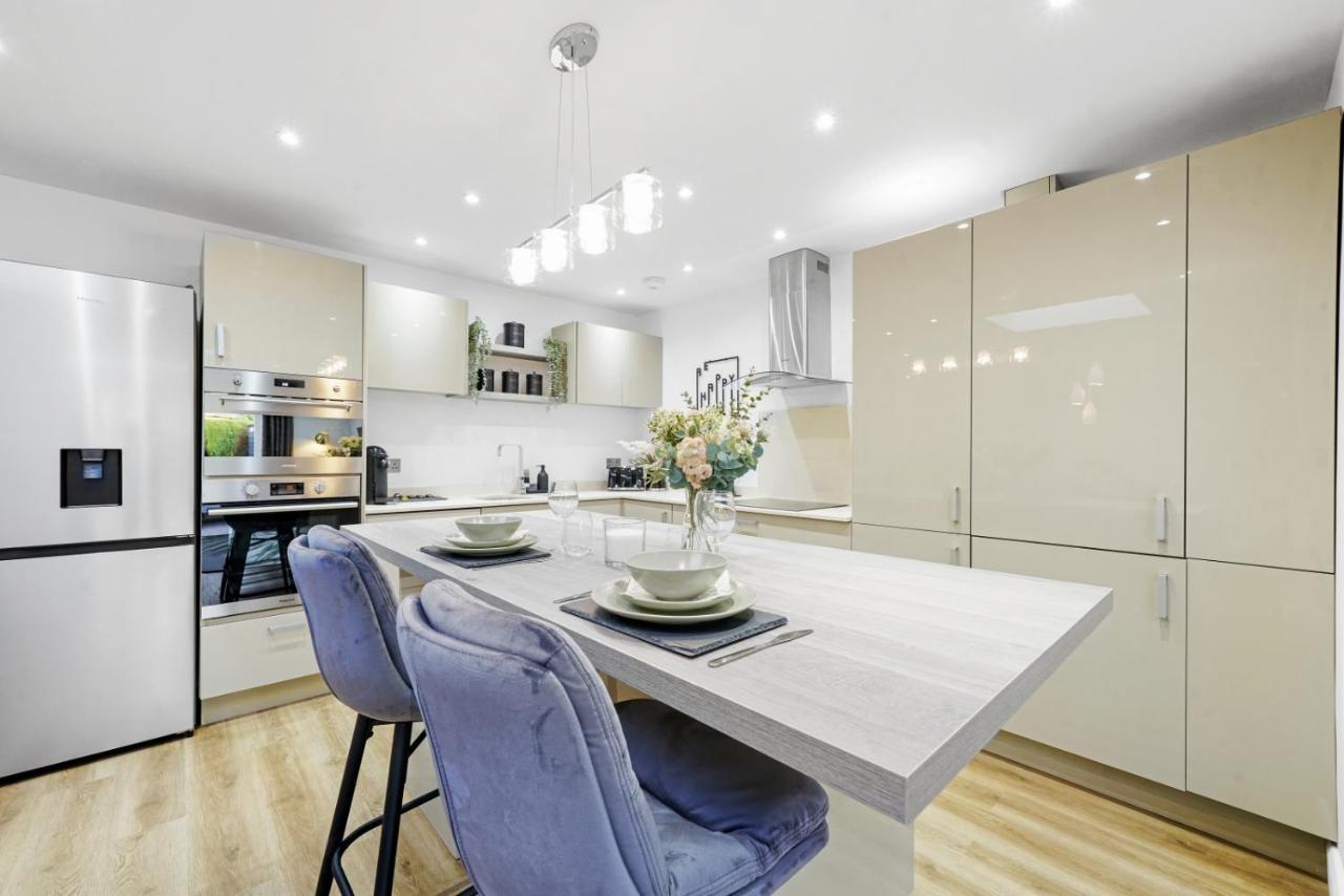 Modern Bungalow In Maidstone Sleeps 5 With Free Parking ภายนอก รูปภาพ