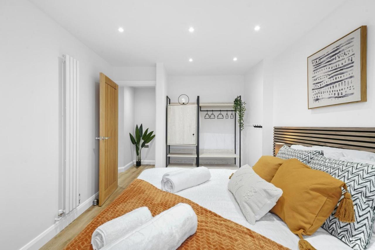 Modern Bungalow In Maidstone Sleeps 5 With Free Parking ภายนอก รูปภาพ