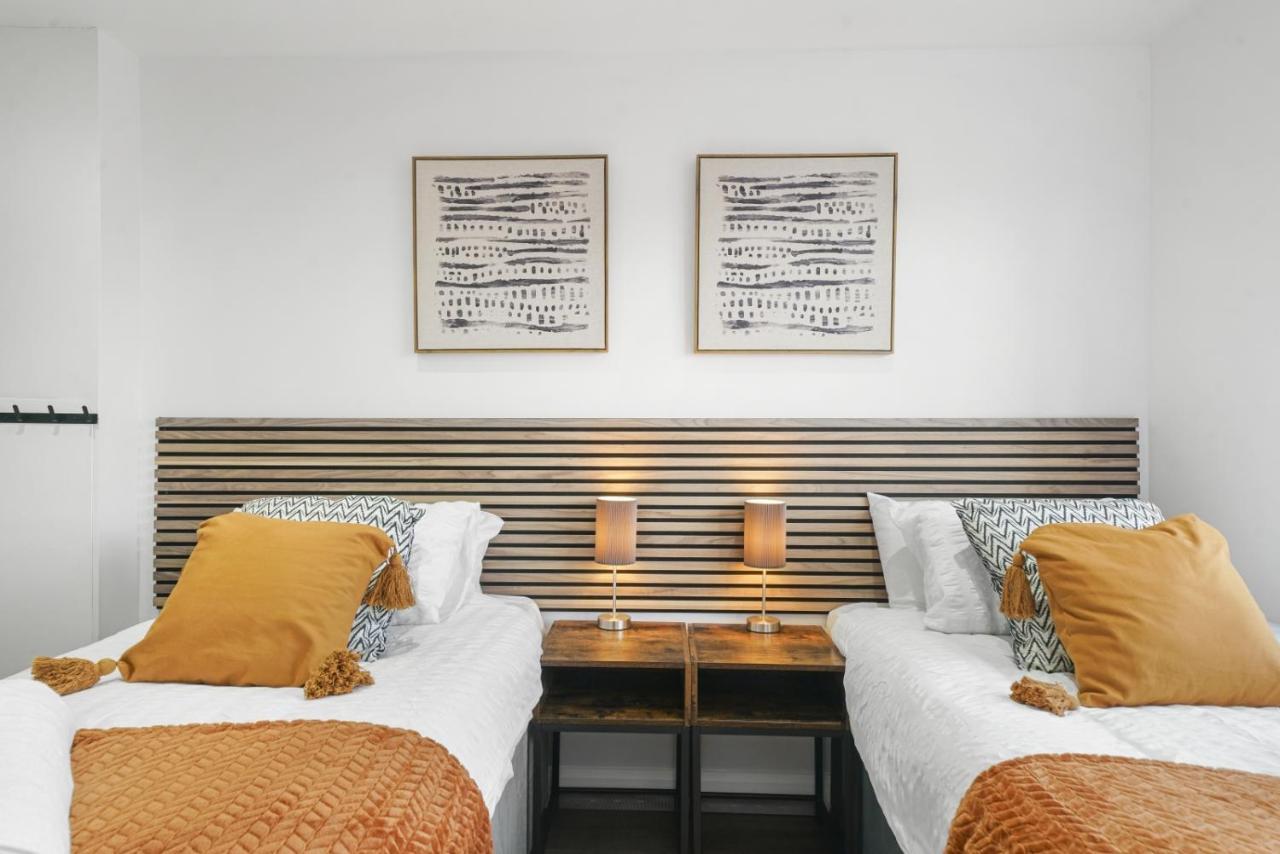 Modern Bungalow In Maidstone Sleeps 5 With Free Parking ภายนอก รูปภาพ