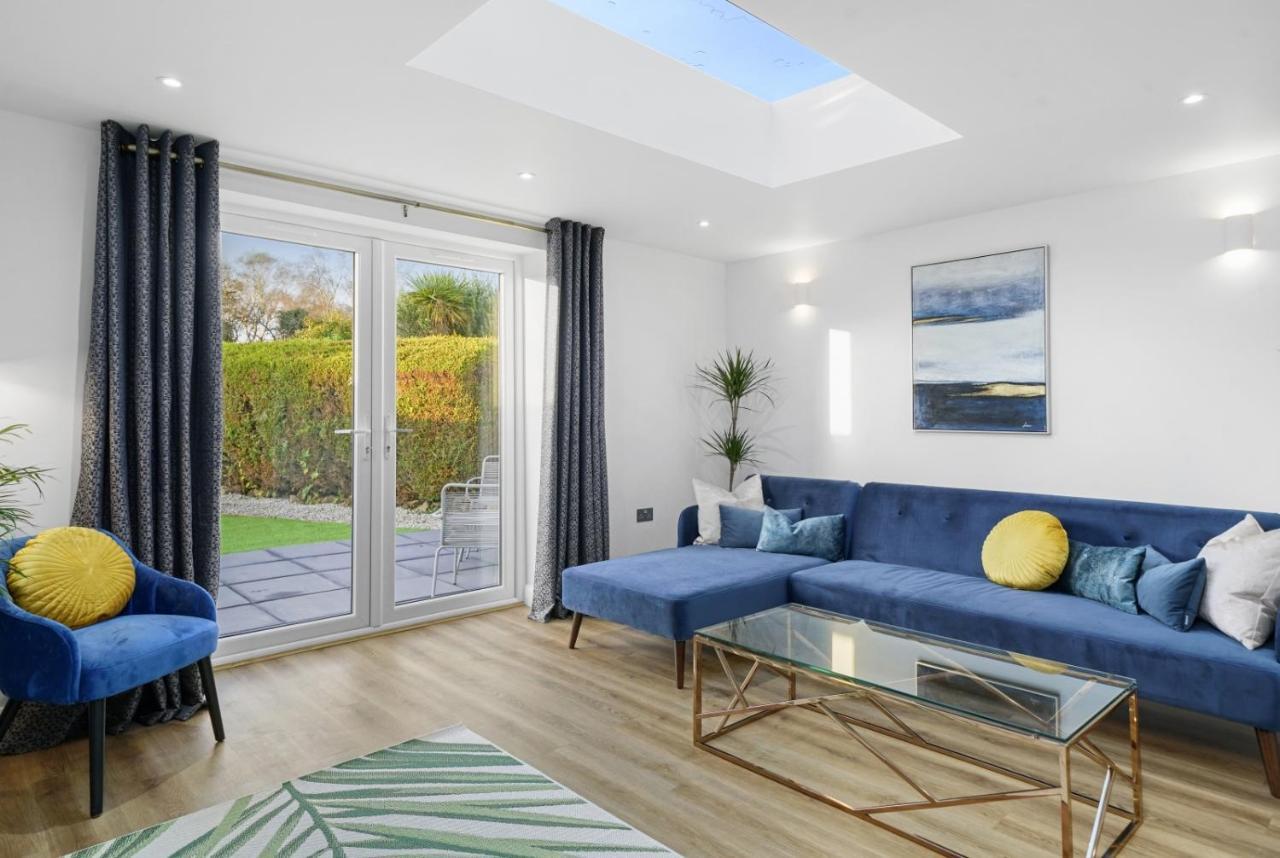 Modern Bungalow In Maidstone Sleeps 5 With Free Parking ภายนอก รูปภาพ