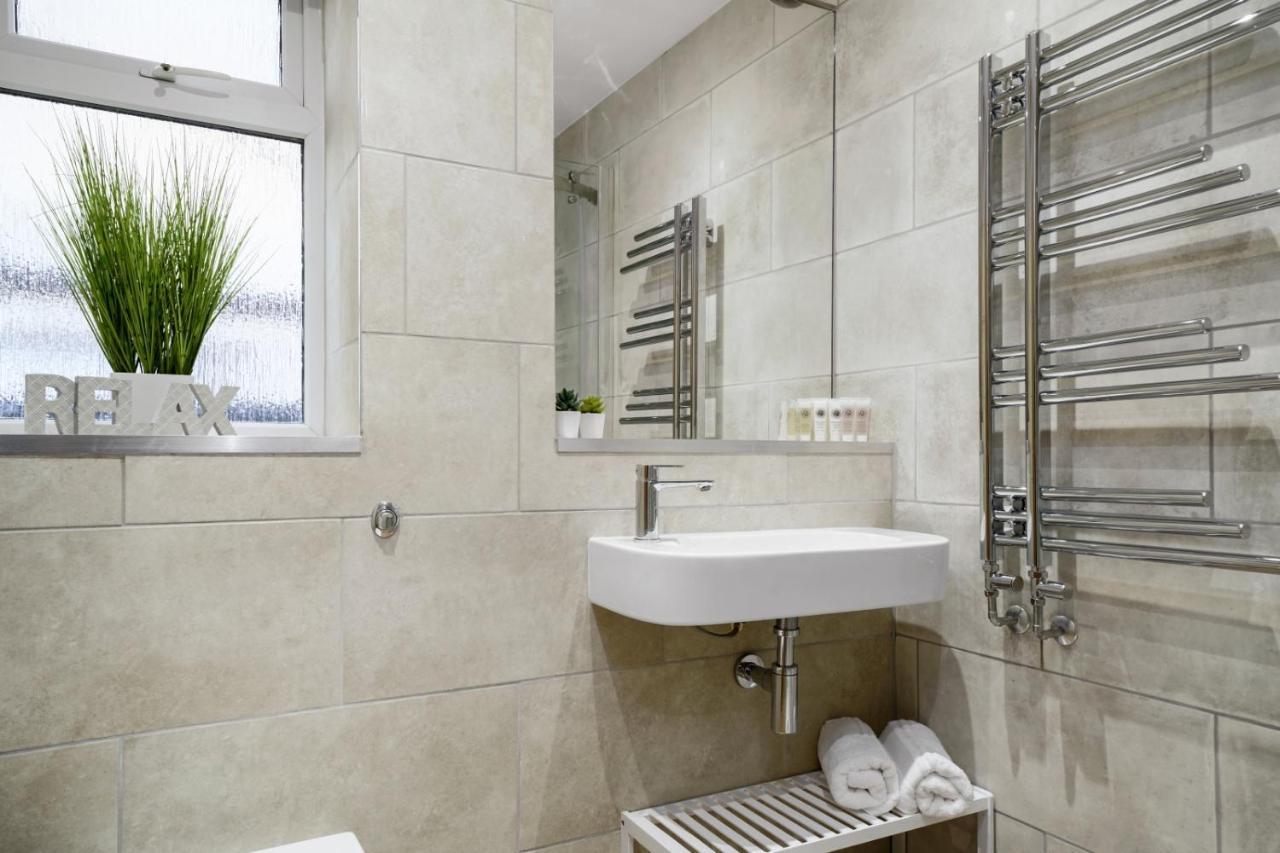 Modern Bungalow In Maidstone Sleeps 5 With Free Parking ภายนอก รูปภาพ